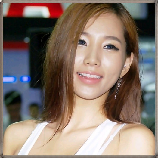 <~> ...Sincer.. Nu am nici cea mai vaga idee.. :)) <~> ...Sincer.. Nu am nici cea mai vaga idee.. :))