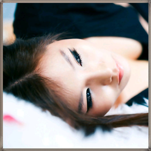 <~> ..:) ..(:| ..Cred ca voi.. Adormi.. :)) ...[se ridica de pe pat; scoate o pilota] .. - X - x - JungNey - RooM - x - X