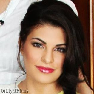 A intrat in lumea manelelor=)))