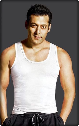 Si cum ramane cu seara noastra de sambata ? :-w