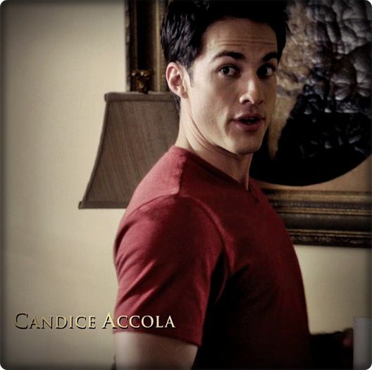 `; dwap vina mea + esty bnee;_? [] cauta prin toate colturile shy continua sa le puna pe masa[]