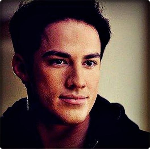 `; cele 3 condity minunate=]]] NU beau, NU ma droghez shy NU redevin afemeiat...;_?