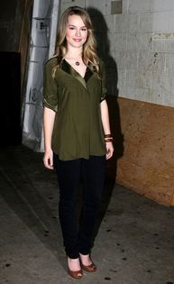 Bridgit+Mendler+Regis+Kelly+Arrivals+i6DXtQFiZ9gl