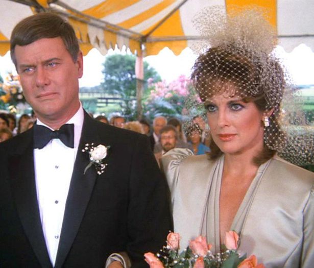 422216_355127561171902_1384392523_n