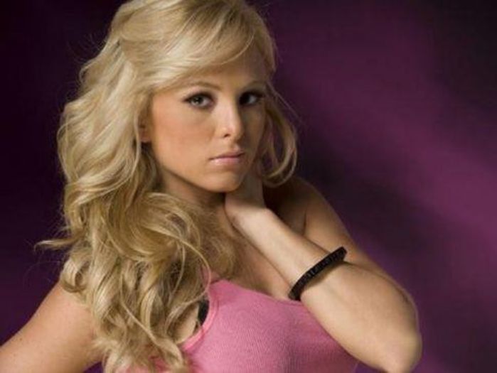 270075_198851213585074_990256936_n - Begona Narvaez