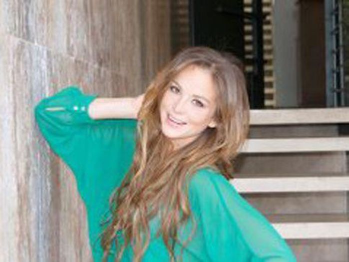 305510_198851156918413_516993285_n - Begona Narvaez