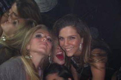 314666_105274422979292_1651066669_n - Begona Narvaez