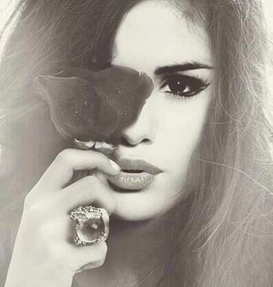 mda cear fi sa fugim ? toti 4?