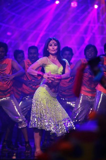 376826_447284498650288_449105996_n