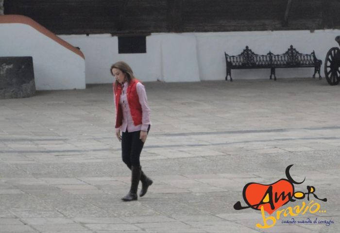 554823_332905013472246_551644709_n