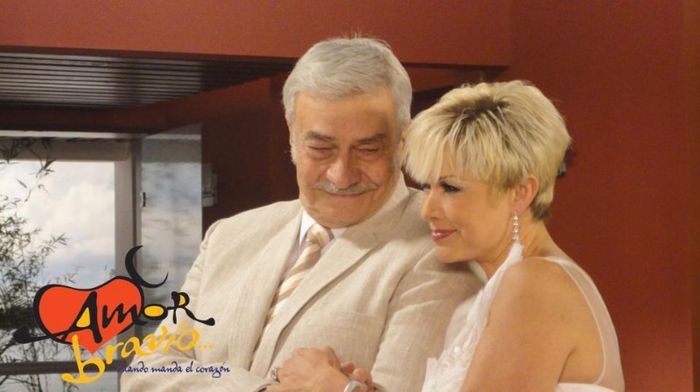 563030_333650903397657_1433877525_n