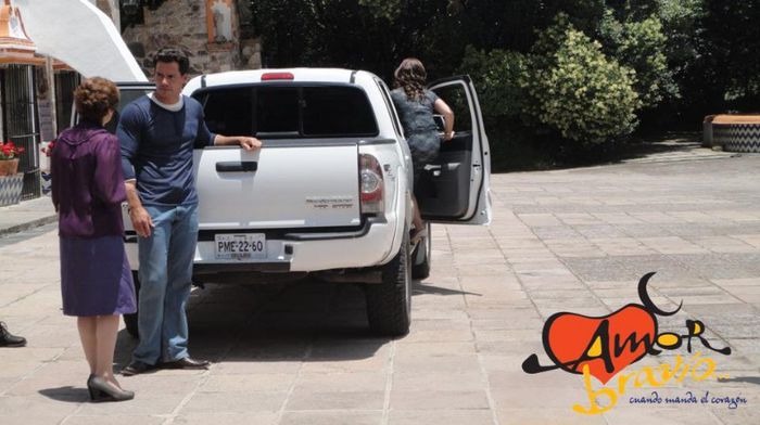 578584_332904916805589_1685833328_n