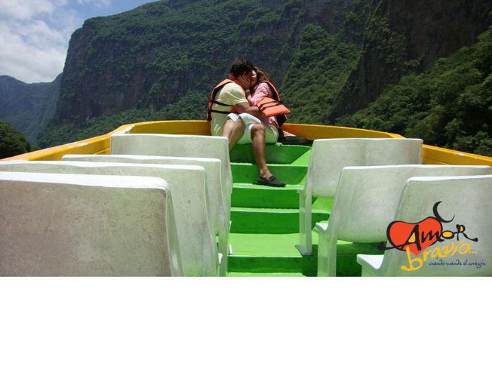 2805_324891754273572_1423613774_n