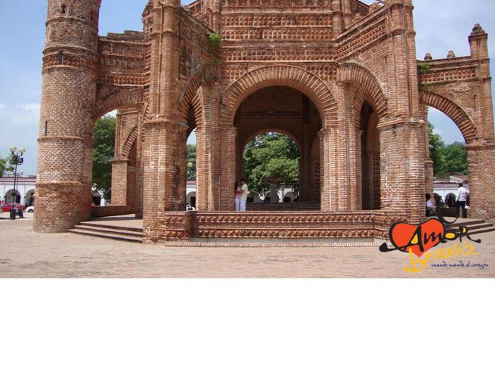 391497_324891640940250_1380607478_n