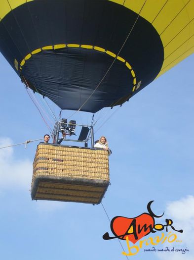 426749_330464447049636_40775066_n