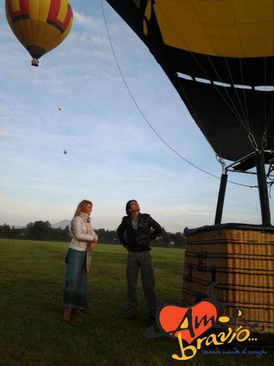 545873_330464393716308_1504235207_n