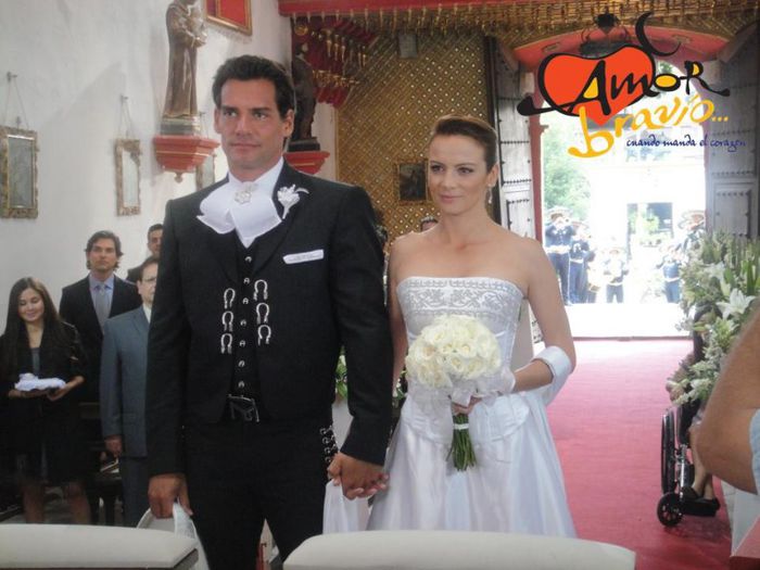 557374_323607467735334_1728386241_n