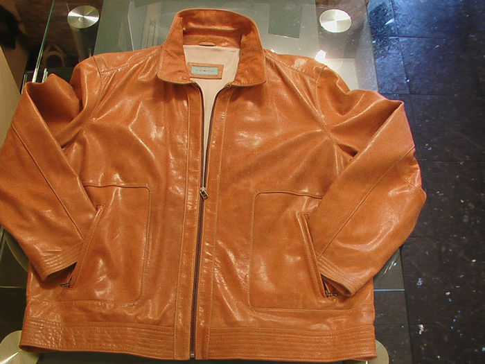 MARIMEA XXL PRET 300 RON