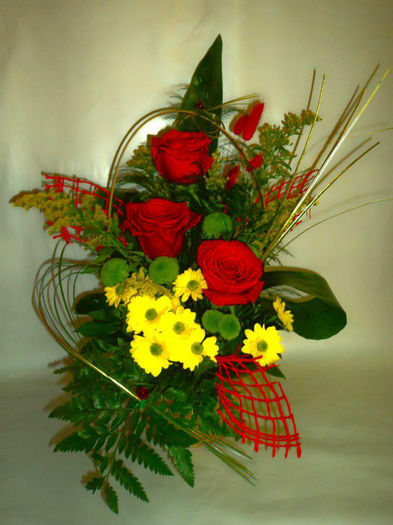 251822_456484881030442_1223338617_n - aranjamente florale