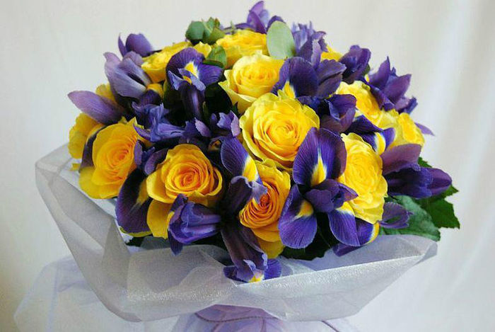 311521_462622430416687_712382948_n - aranjamente florale