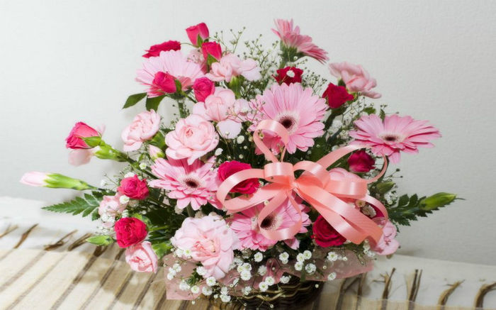 545724_357832814303935_1046364689_n - aranjamente florale