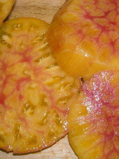 Tomato_Hawaiian Pineapple - TOMATE BEEFSTEAK-HAWAIIAN PINEAPPLE