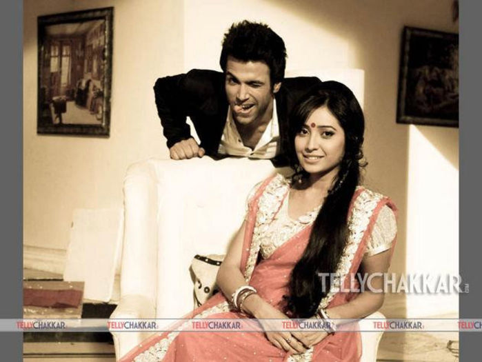 525124_132163840292284_1751479570_n - poze cu asha negi and rithvik dhanjani