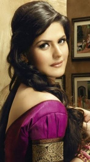 zarine-khan-2-wallpaper