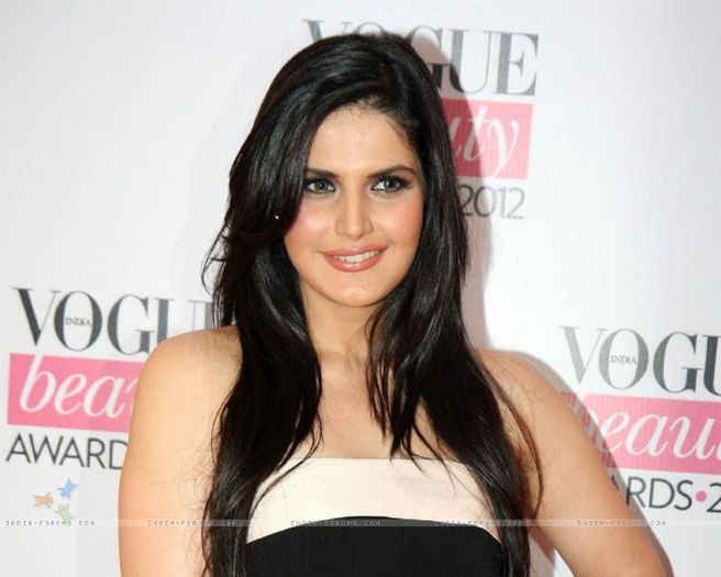 216975-zarine-khan-vogue-beauty-awards-2012-at-hotel-taj-lands-end-in - Zarine Khan