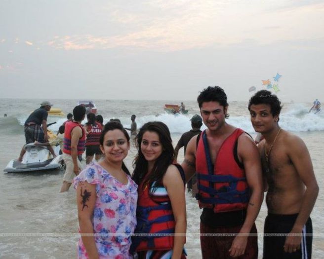 183527-priyal-gor-and-ashish-kapoor-in-goa - Ashish Kapoor