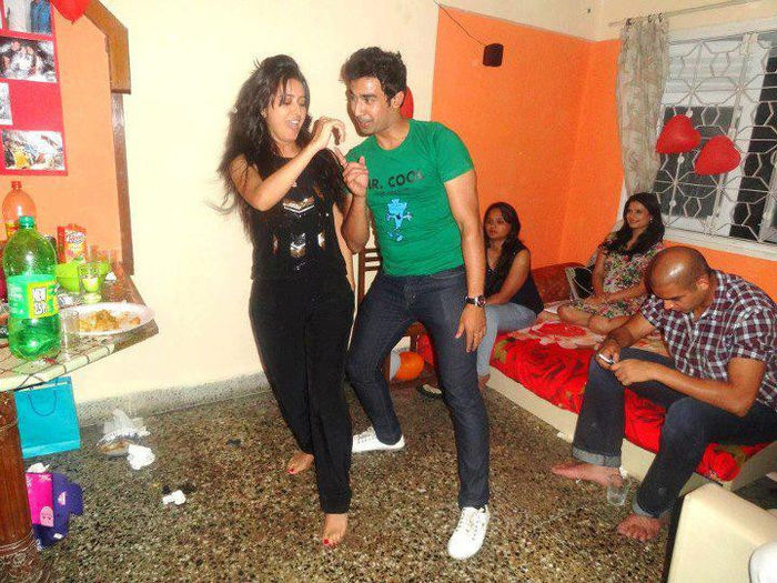 313334_443241935750128_832104070_n - 2-Asha Negi si Shakti Arora