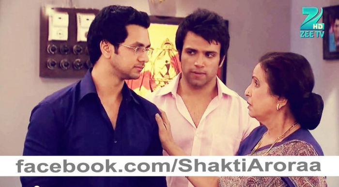 644444_492388437490253_955706370_n - 2-Asha Negi si Shakti Arora