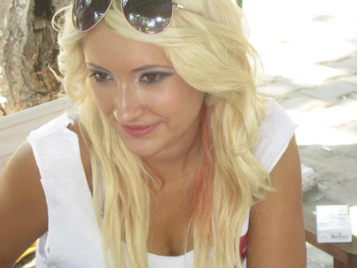 556118_378734415543444_75699920_n