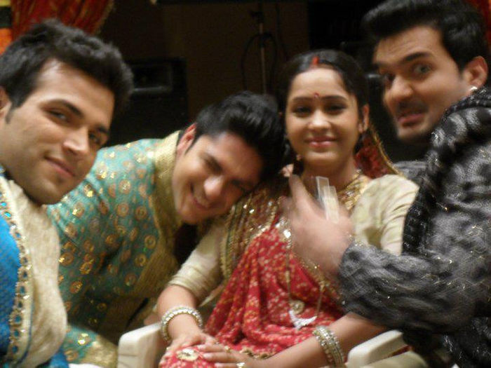 577272_140411449467523_616798807_n