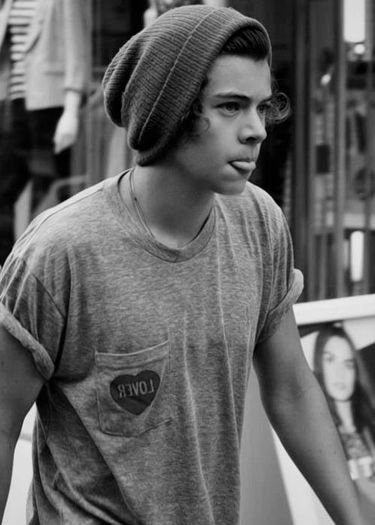 tumblr_mg6rrzEoJf1rgfq42o1_500_large - x 100 Days With Harry Edward Styles x