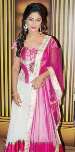 hina-khan-5th-boroplus-gold-awards - Hina Khan