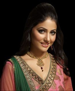 Hina-khan-biography-11 - Hina Khan