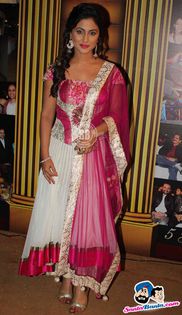 gold-awards-2012-red-carpet-55