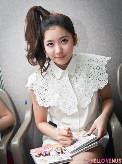 yooyoung8 - Hello Venus