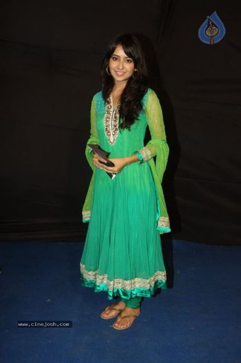 hot_tv_celebs_at_indian_telly_awards_2012_0106120239_0064 - Asha Negi