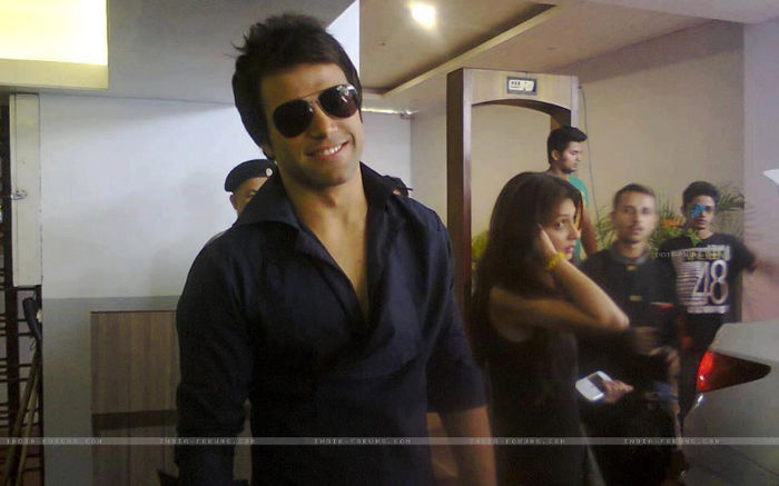 237478-rithvik-dhanjani - arjun and purvi