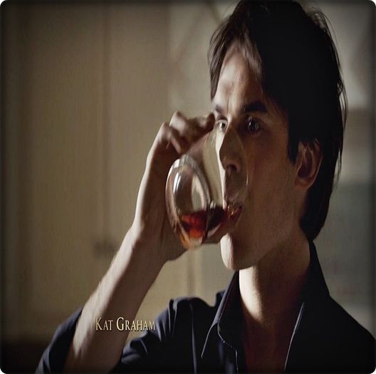 `; ] c`am asa ceva... [ isi pune un pahar de whisky shi bea ]