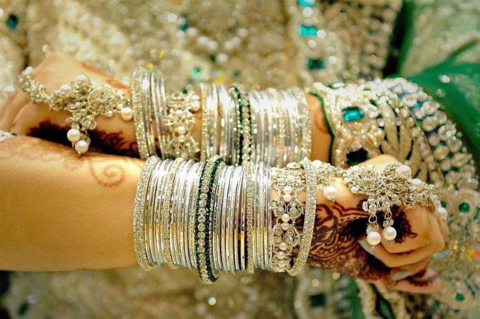 285378_285755138219535_1878277362_n