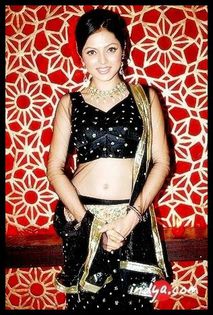 531970_315917298461411_1080827005_n - Drashti Dhami