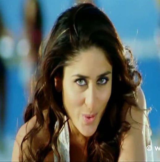 Chhaliya song (51) - Kareena Kapoor