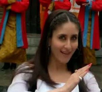 kareena caps (48) - Kareena Kapoor