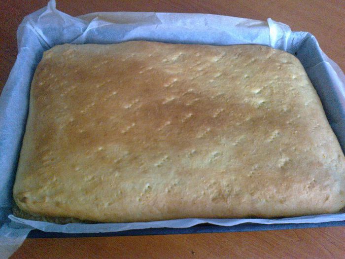 Placinta pufoasa cu mere- rumenita