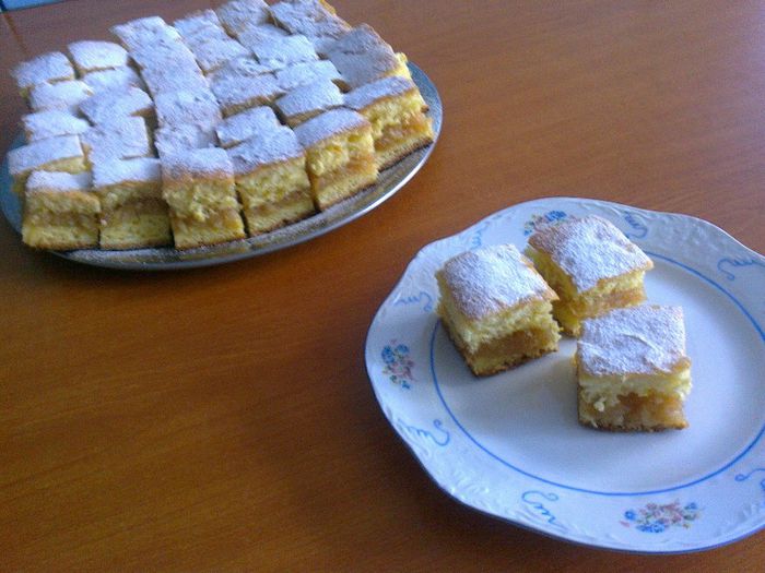 Placinta pufoasa cu mere - Culinar 1
