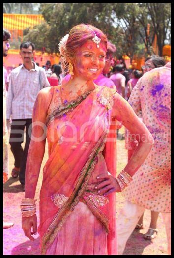 DD holi (1)