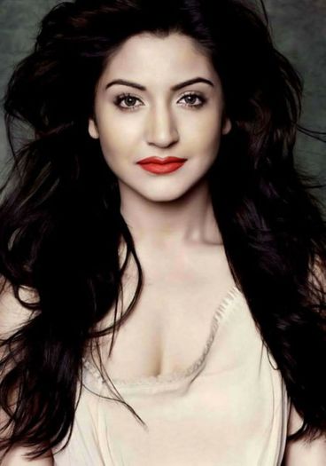 hot-anushka-sharma